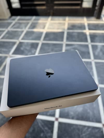 MacBook Air M4 2025 Under Warranty