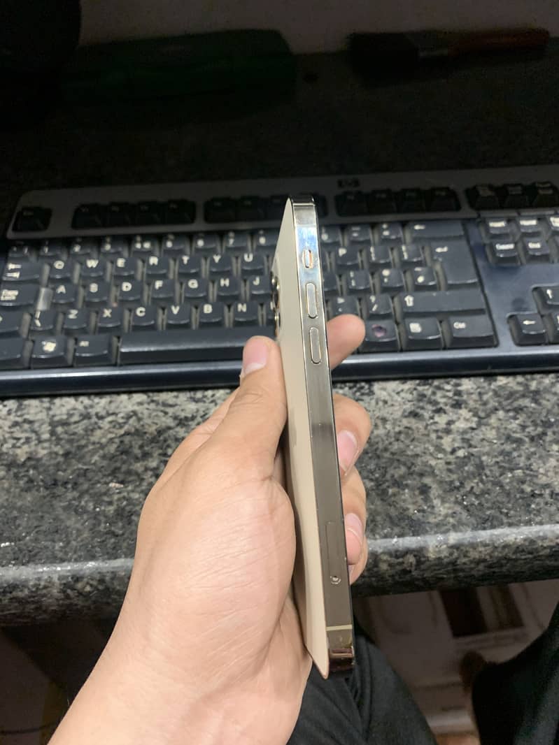 Iphone 12 pro 4