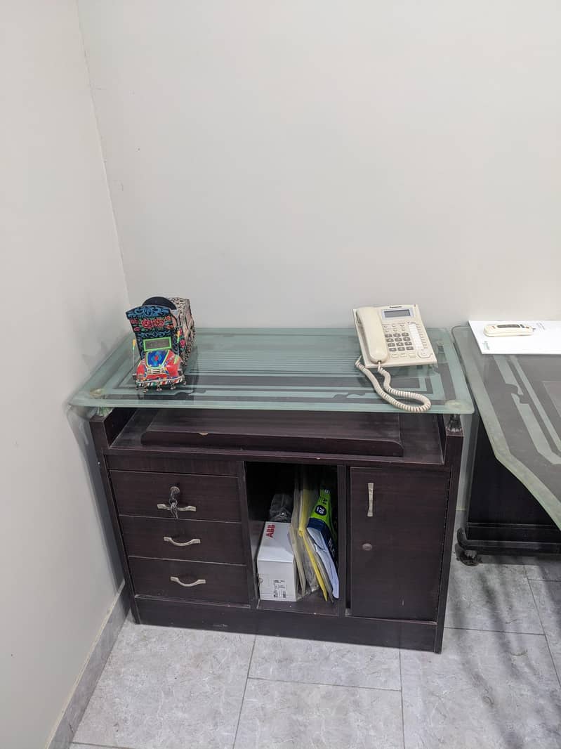 Executive Table Excellent Condition 1