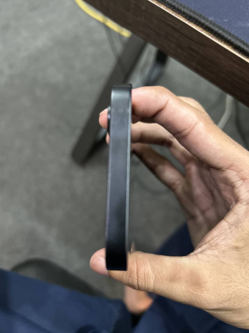 Iphone 16E Jv 4