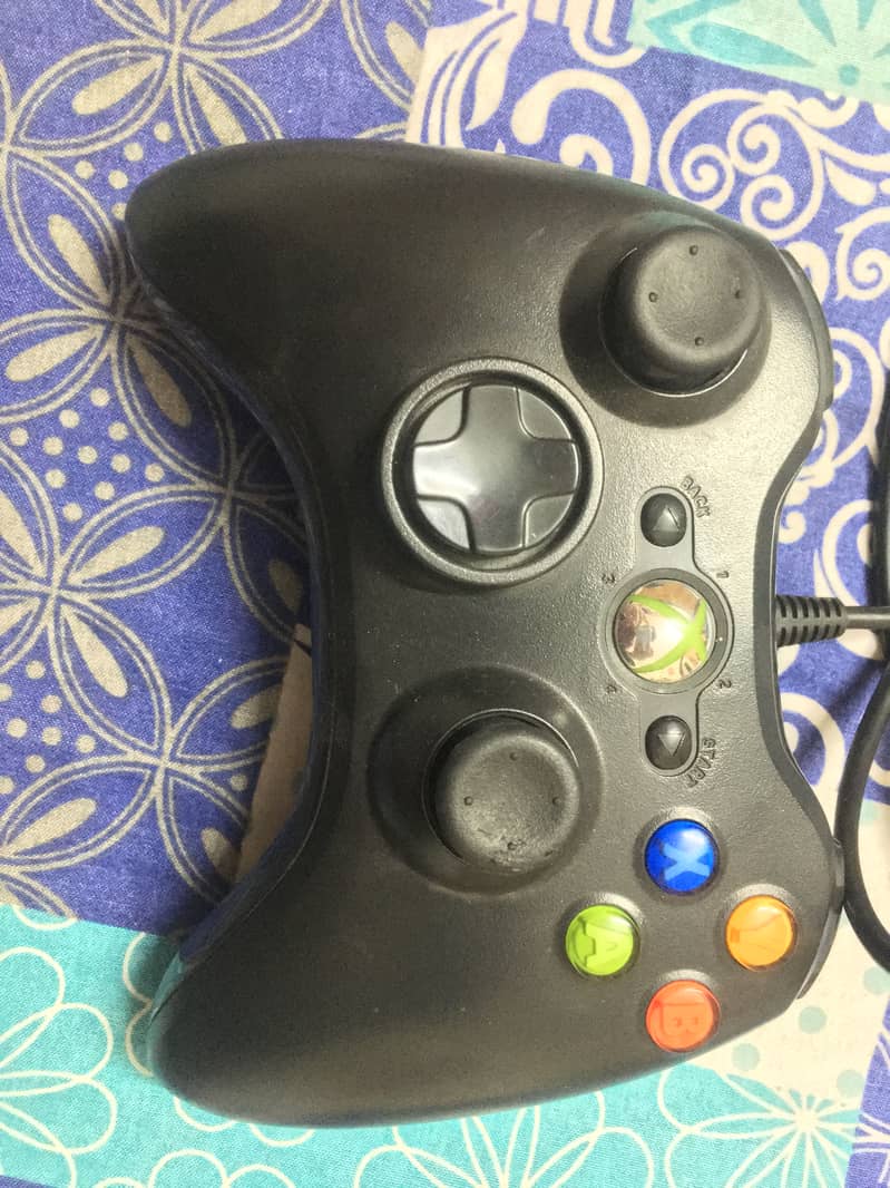 Xbox 360 wired controller 3