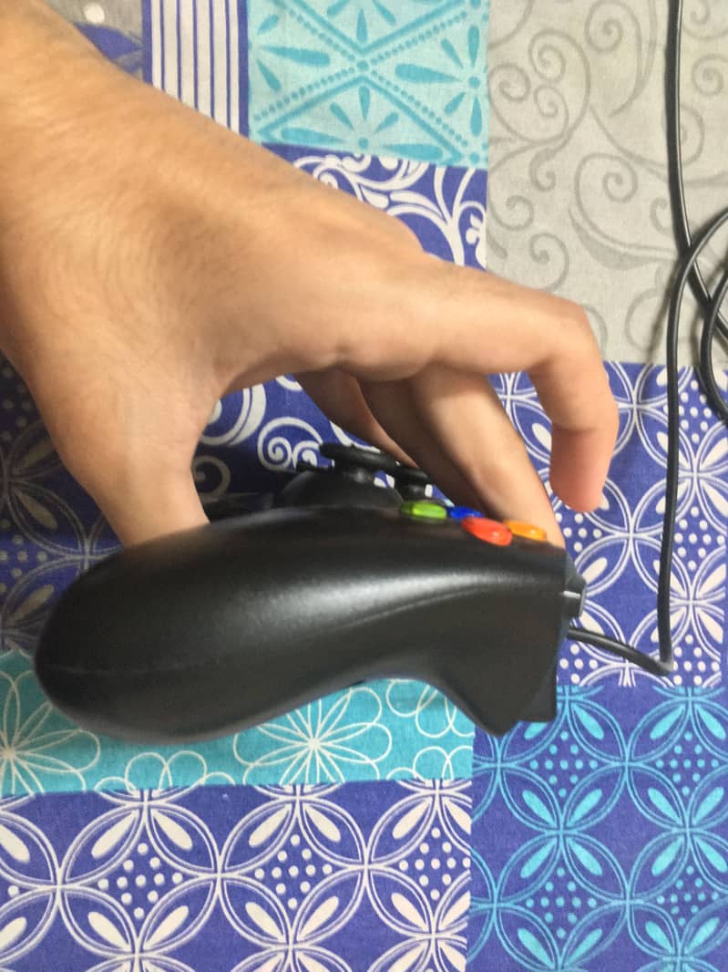 Xbox 360 wired controller 7