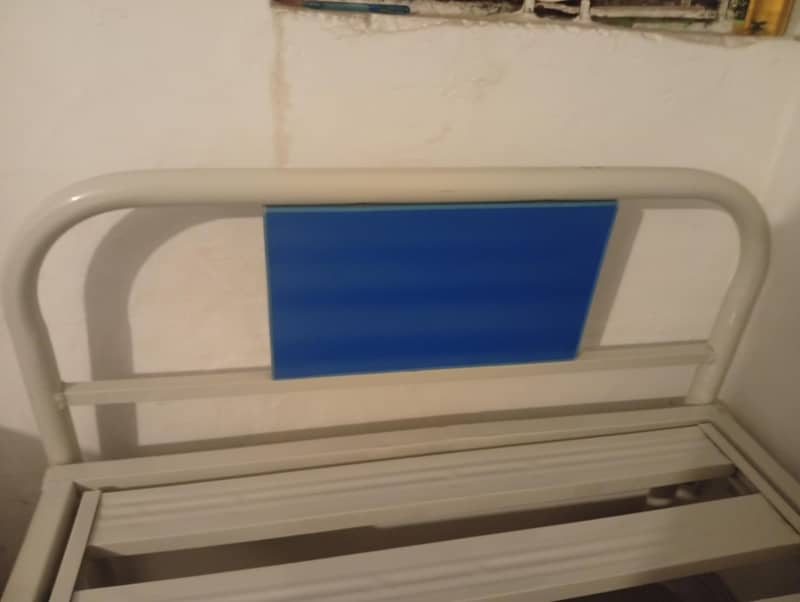 Fowler bed only head side up 1