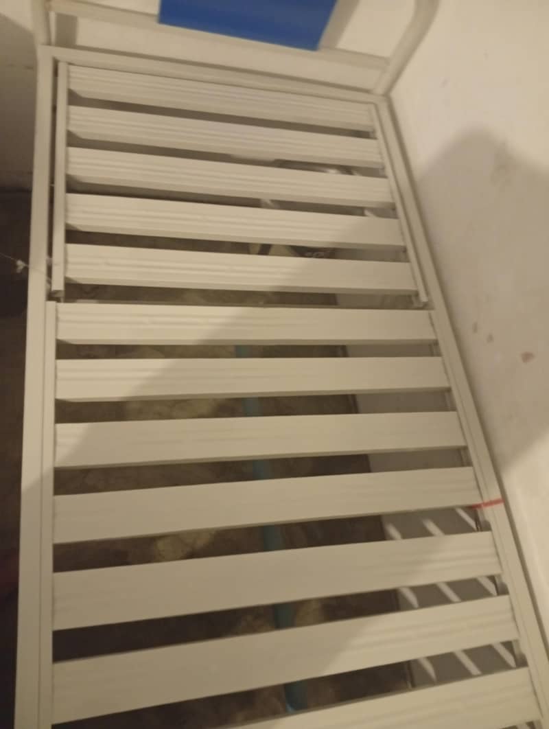 Fowler bed only head side up 2