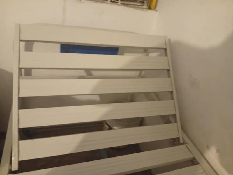 Fowler bed only head side up 3