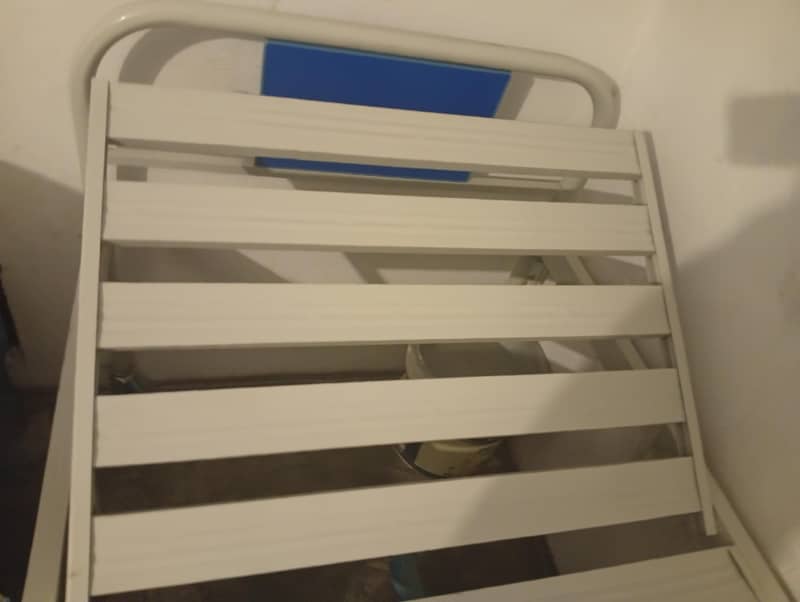 Fowler bed only head side up 4