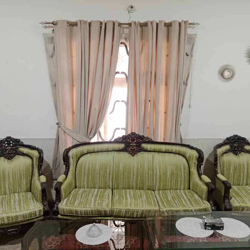 chnoti sofa set 0