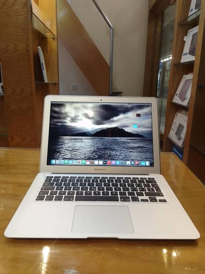 MacBook Air 2017 core i5 8/256