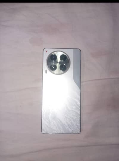 tecno camon 30
