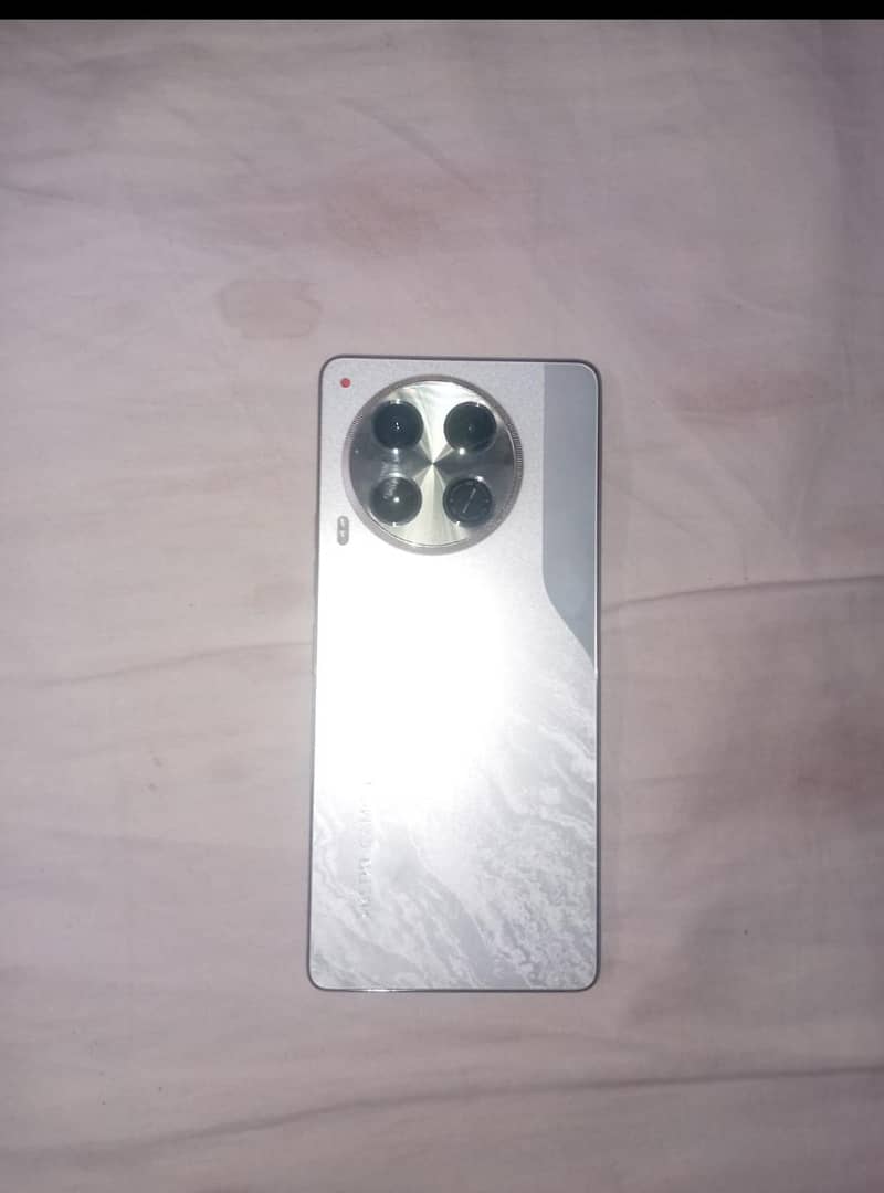 tecno camon 30 0