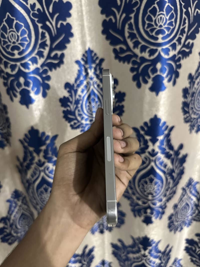Iphone 15 Pro Max 4