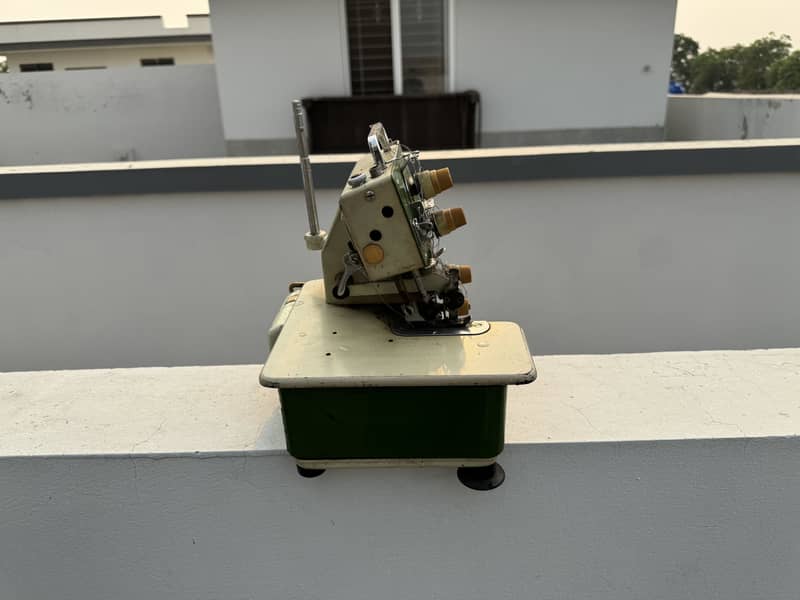 Juki overlock machine 3