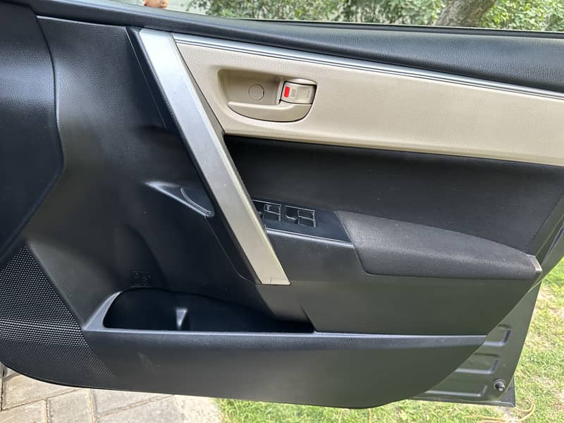 Corolla Altis 1.6 automatic 11