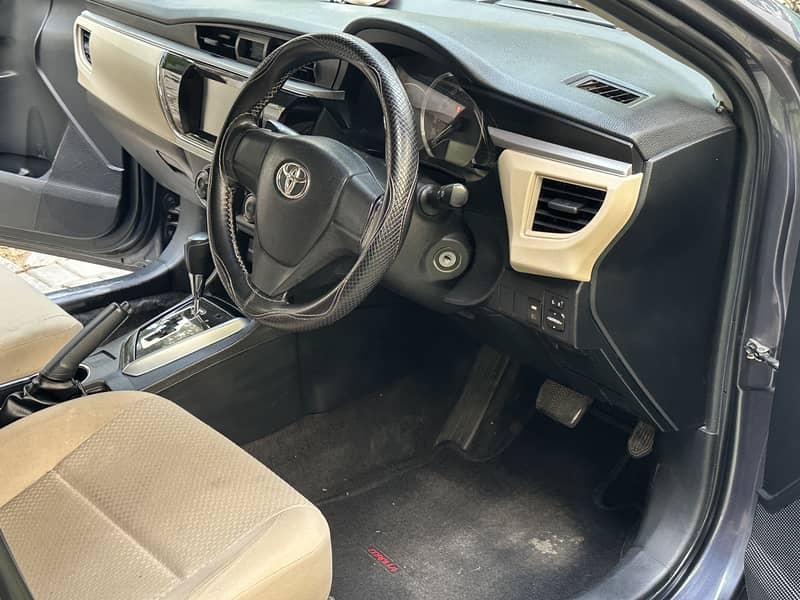 Corolla Altis 1.6 automatic 14