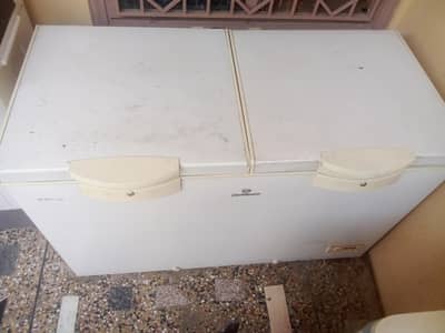 invertor deep freezer in good condition