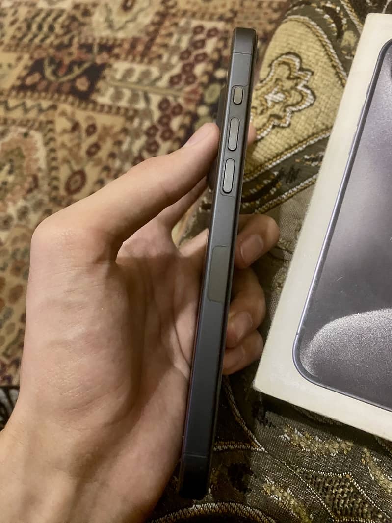 IPHONE 15 PRO MAX 1