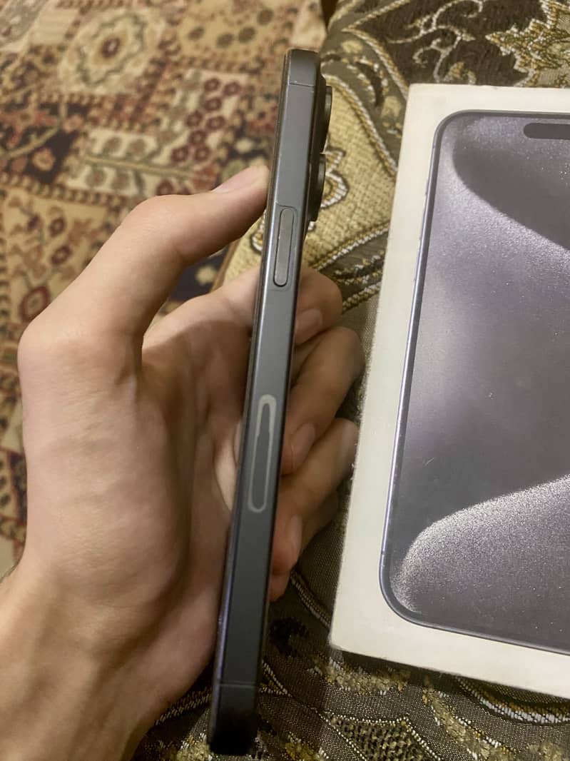 IPHONE 15 PRO MAX 2