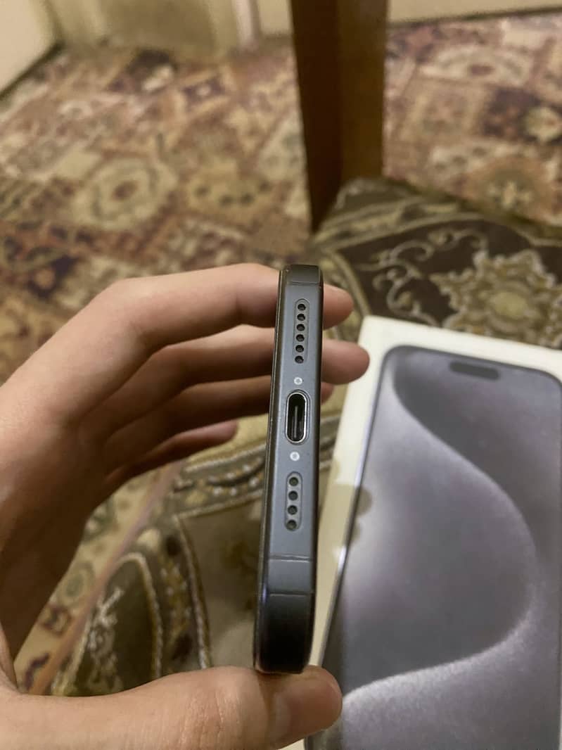 IPHONE 15 PRO MAX 4