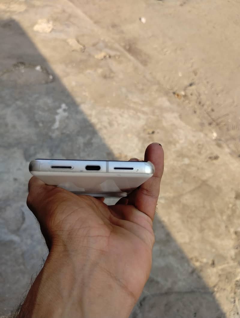 Google Pixel 7 4