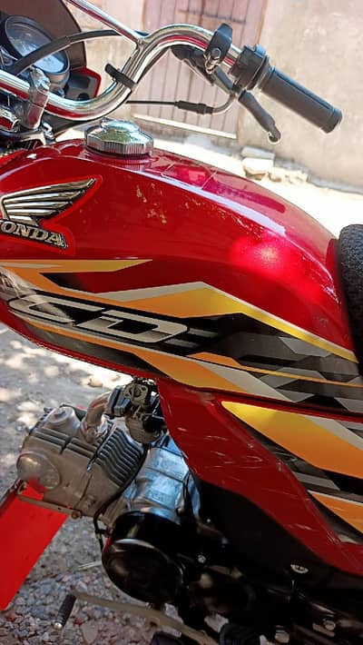 showroom condition bike ha kisi kism ka koi msla nh ha. 03028841920