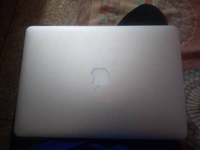 MacBook Air (13-inch, 2017)