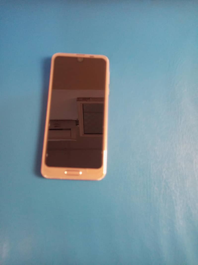 sharp Aquos R2 1
