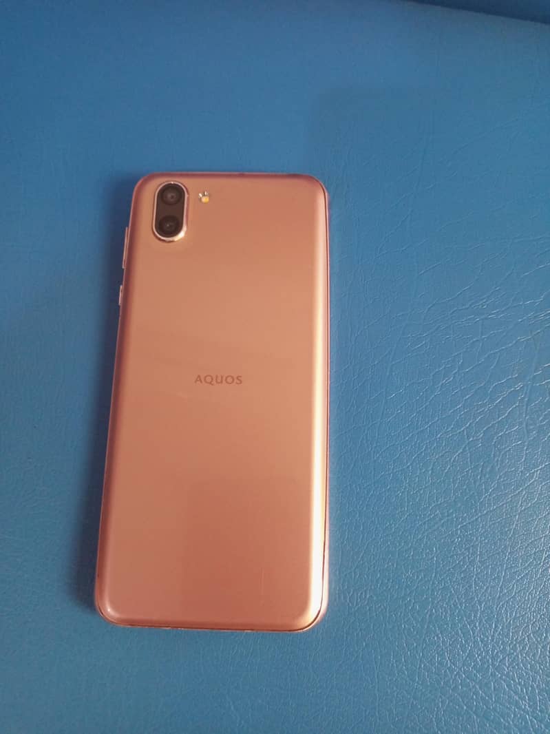 sharp Aquos R2 2