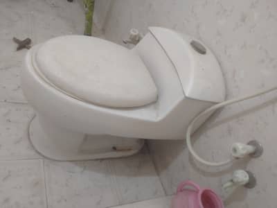 Washroom Commode – Good Condition – No Damage