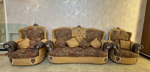 5-Seater Luxury Sofa Set – Excellent Condition | Price Negotiable