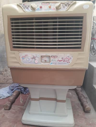 plastic body cooler with good condition