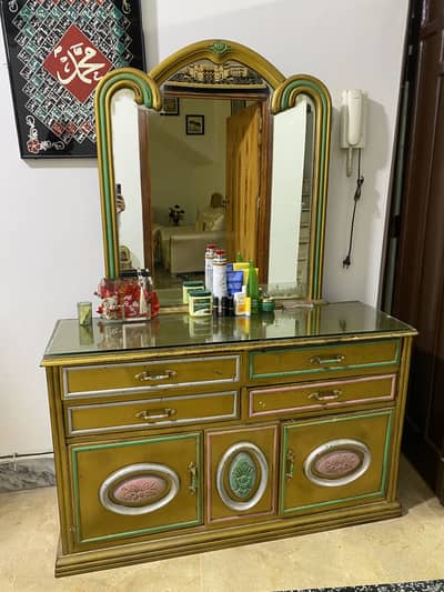 Dressing table