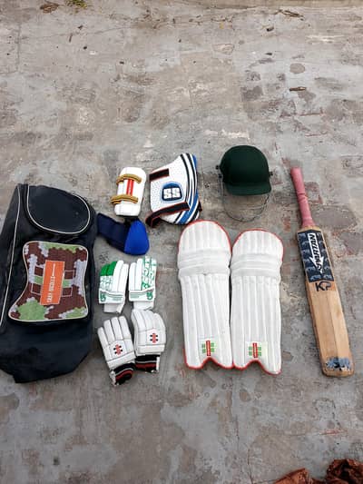 Used cricket kit for 9 to 10 years old boys FOR SALE