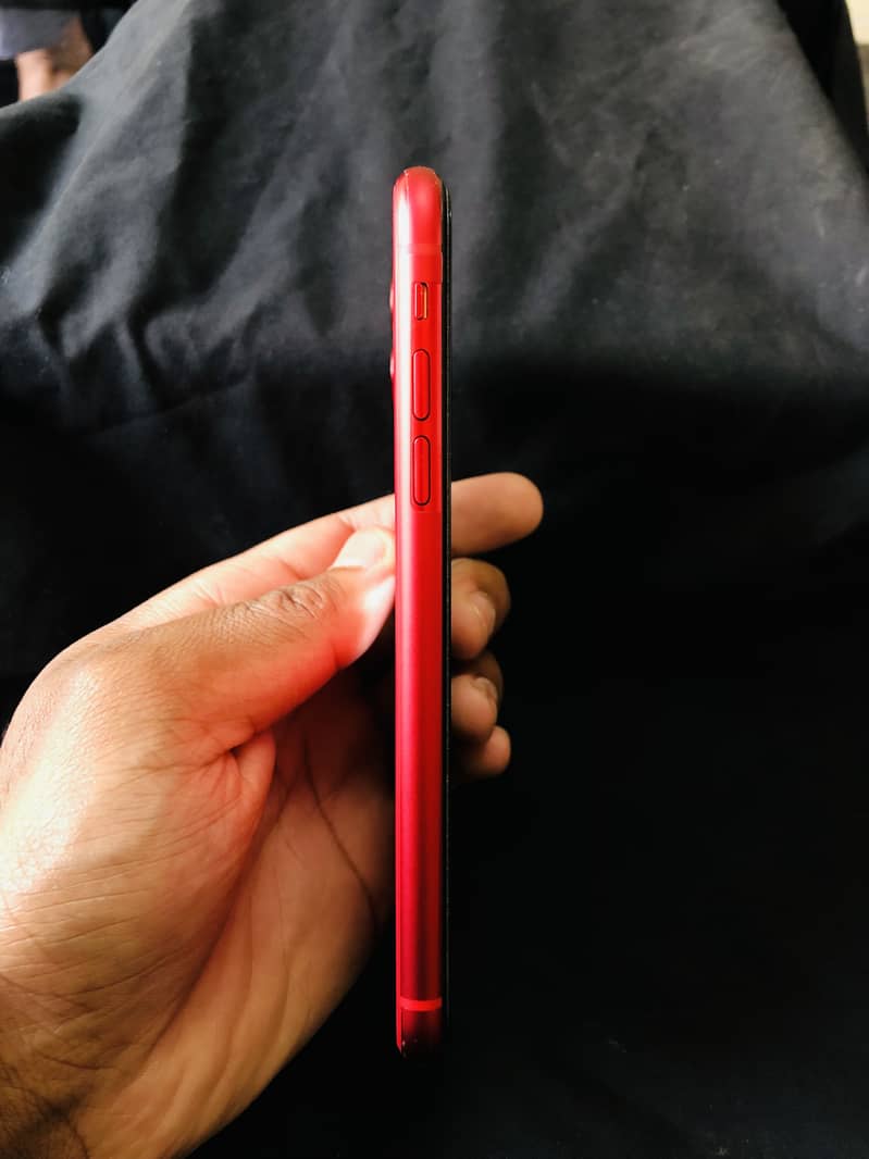 iPhone 11 4