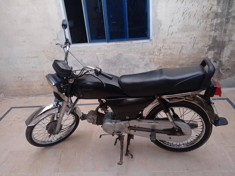 HONDA CD70 7