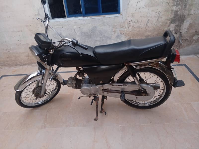 HONDA CD70 8