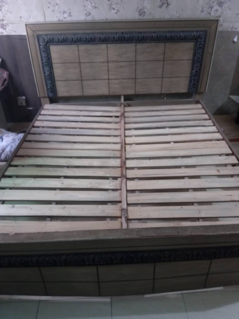 bed with side tables 0