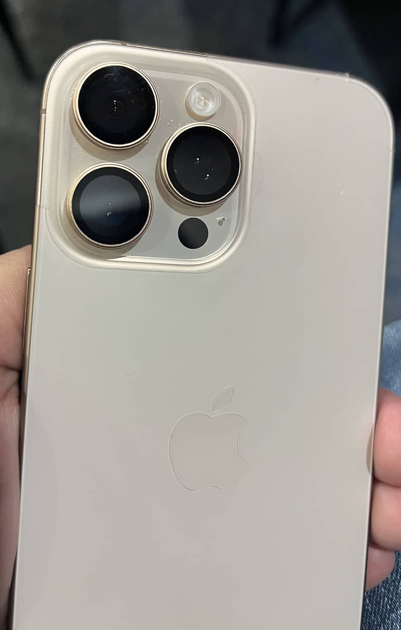 Iphone 16 Pro Max 1