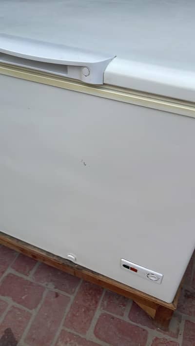 Deep freezee/No divider wall Haier