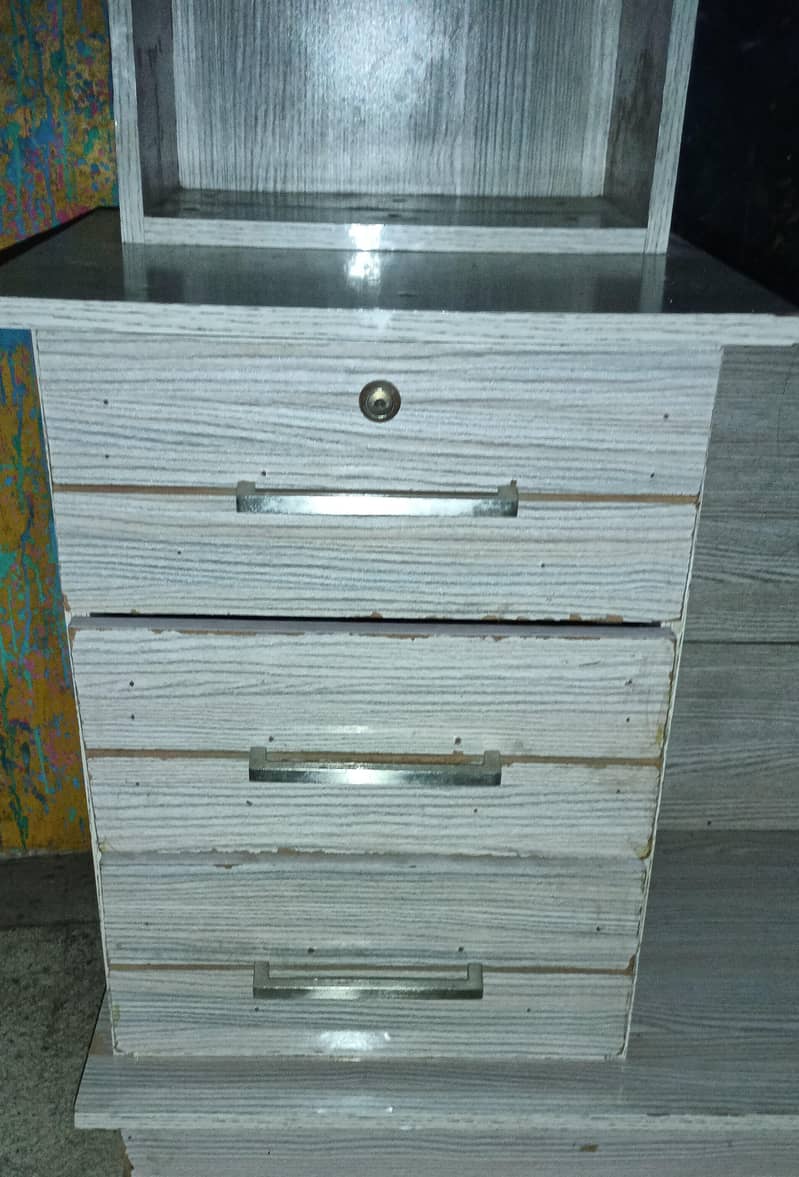 Dressing Table 2