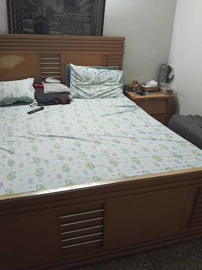 used bed set with showcase