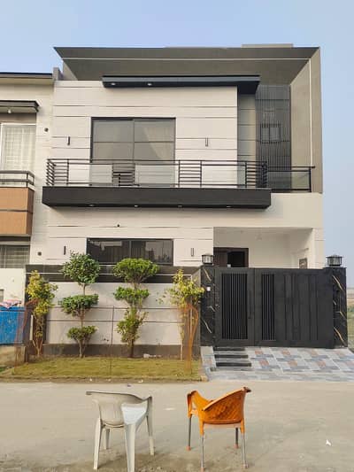 5 Marla Brand New Super House For Sale Paragon City