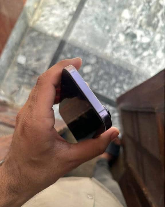 iPhone 14 pro 3