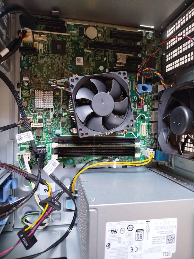 Dell T130/Xeon E3-1220 v5/Box Processor 1
