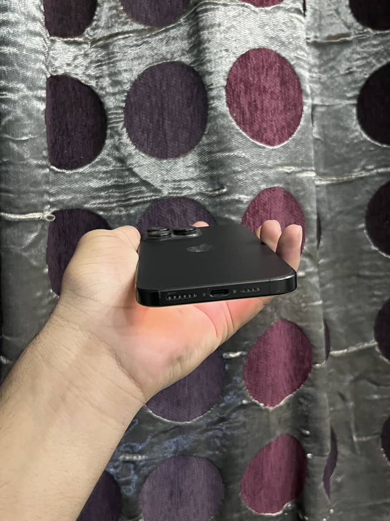 Iphone 15 pro max 9