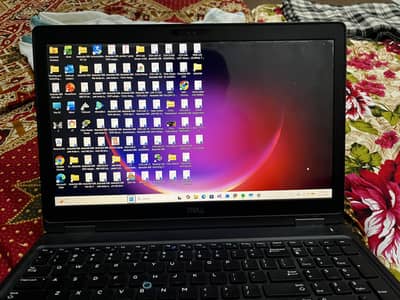 Latitude 5590 laptop