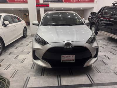 Toyota Yaris hatchback 1.0cc 4grade total original paint
