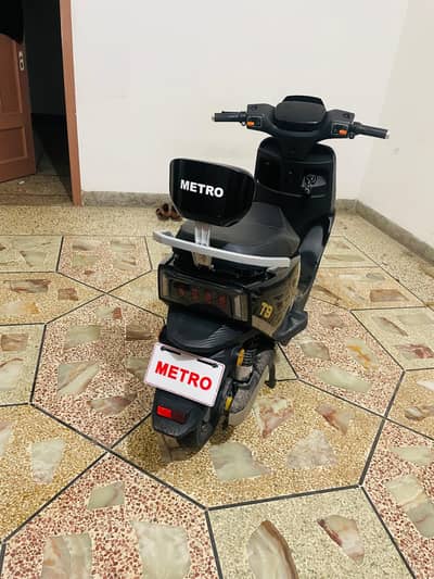 T9 sports scooty