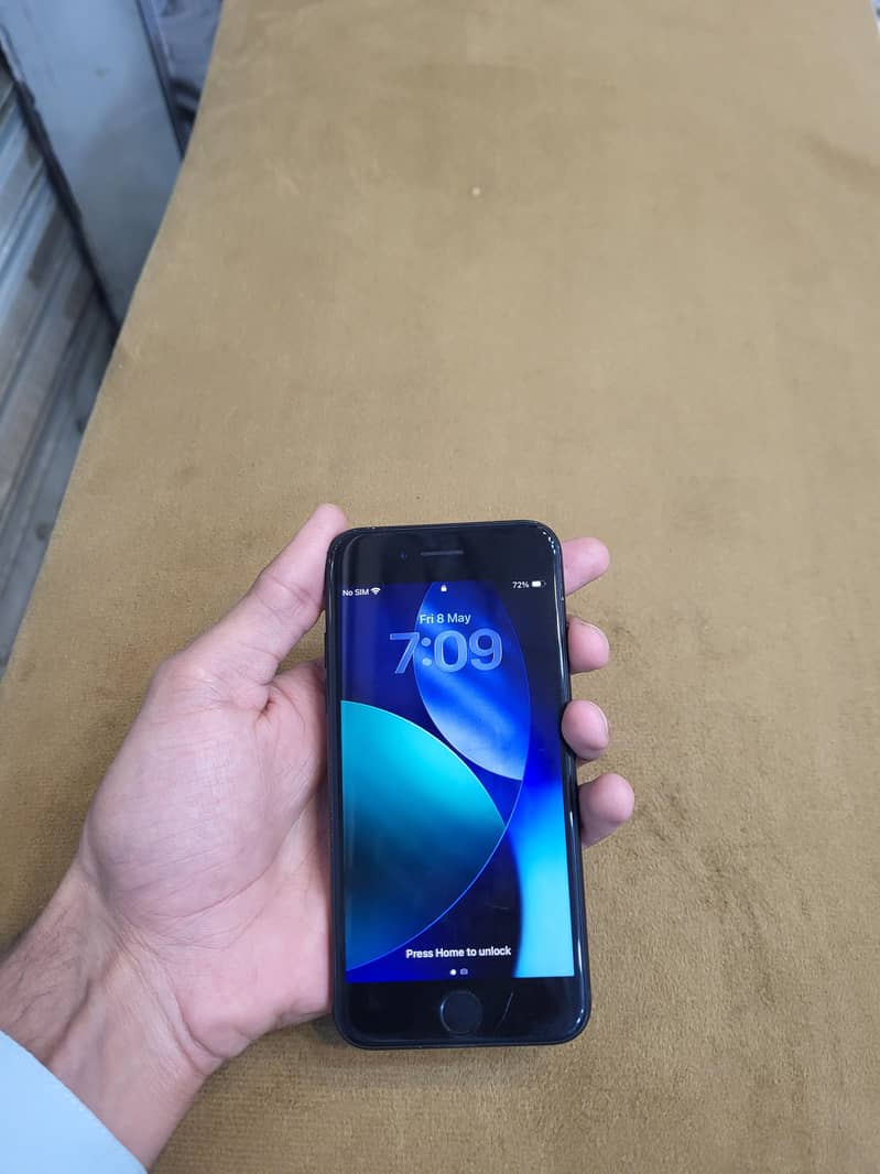iPhone SE 3rd Generation 1