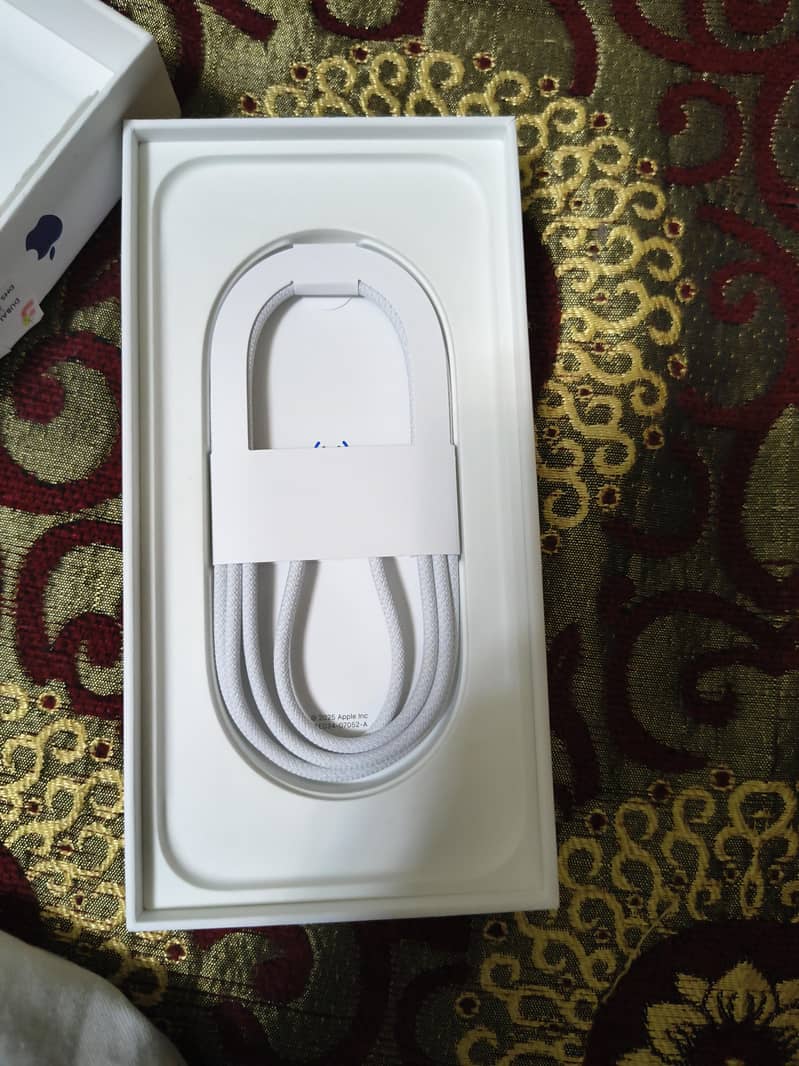 Apple Iphone 17 Pro Max 5