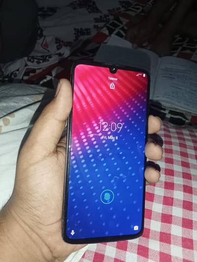 Moto z4 4gb ram 128 memeory 10by10 Condition all oky